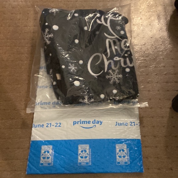 BRAND NEW NEVER WORN!  Holiday hoodie.  Thin silk like material.  Very cute!!! - Picture 6 of 6